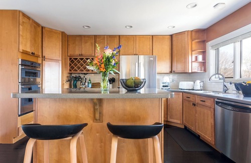 Fleischmanns House | Modern Catskills cabin - 5 mins from Belleayre Mtn. Panoramic Views + Hot Tub.