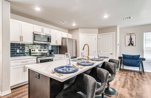 Central Oklahoma City House | Modern & Central 3BR Home in Central OKC – Ideal for Long-Term Stays