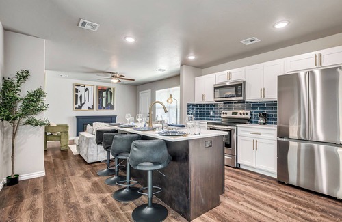 Central Oklahoma City House | Modern & Central 3BR Home in Central OKC – Ideal for Long-Term Stays