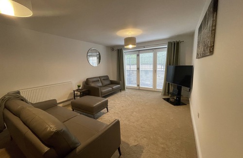 Richmond Apartment | Modern Central Basement Apartment, Richmond