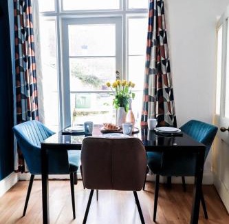 Coventry Apartment | Modern Central Location 4 Bed House !