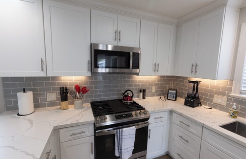 Arden-Arcade House | Modern, Central Retreat with HVAC, WiFi and all the comforts of home