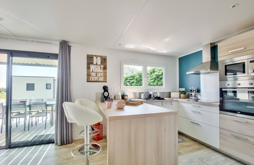 Bretignolles-sur-Mer Ski Chalet | Modern chalet for 8, residence with heated pool