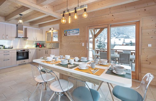 Abondance Ski Chalet | Modern chalet for 10 people in Abondance, warm and discreet
