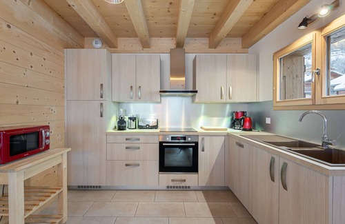 Abondance Ski Chalet | Modern chalet for 10 people in Abondance, warm and discreet