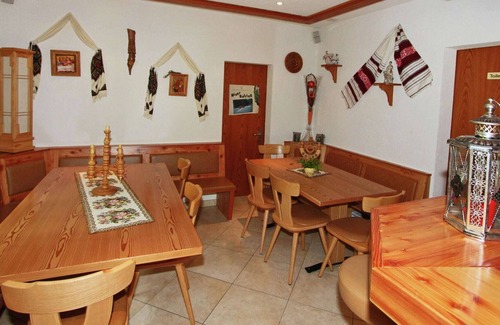 Saas-Balen Ski Chalet | Modern Chalet in Saas-Balen with Garden