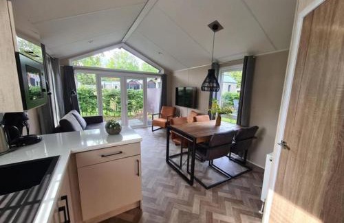 Municipality of Epe Ski Chalet | Modern chalet met ruimte tuin op de Veluwe