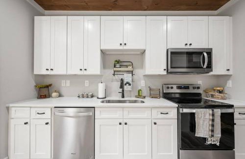 Gatlinburg - Pigeon Forge Ski Chalet | Modern Chalet with Mountain Views in Gatlinburg TN