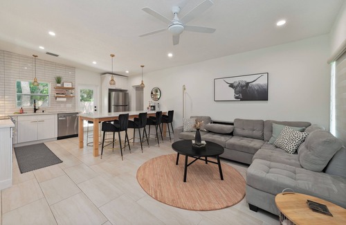 Winter Park House | Modern, Charming Home in the heart of Winter Park- Perfect for a couples retreat or small group!