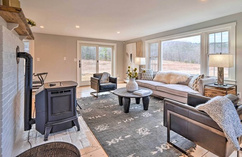Chester House | Modern Chester Escape < 20 Mi to Bromley Mtn!
