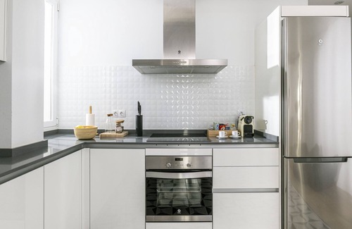 Chueca Apartment | Modern & Chic 2BR/2BA apartment in trendy Chueca