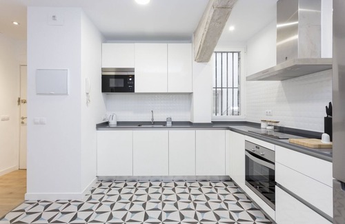 Chueca Apartment | Modern & Chic 2BR/2BA apartment in trendy Chueca