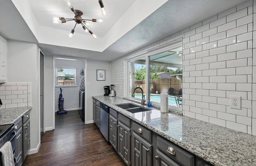 Northeast Carrollton House | Modern & Chic 4-BD/2-BA | Pool, Hot Tub, BBQ Grill