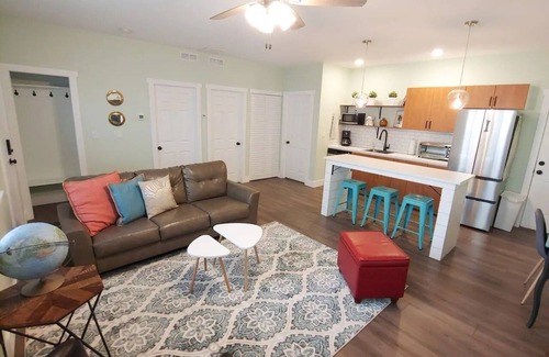 Castle Rock House | Modern Chic Downtown Home-Walk to Everything!