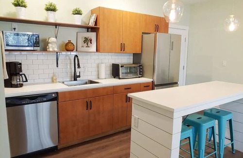 Castle Rock House | Modern Chic Downtown Home-Walk to Everything!