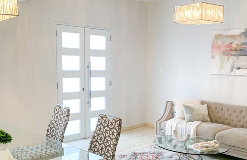 Cangrejo Arriba House | Modern Chic House closed to the airport and beach