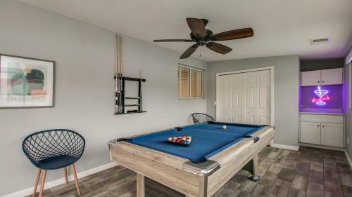 Scottsdale Country Acres House | Modern Chic Old Town Scottsdale Home wPool & Gym