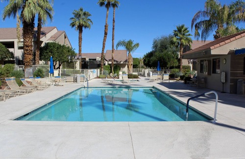 Downtown Palm Springs Condo | Modern & Chic One Bedroom Condo, centrally located