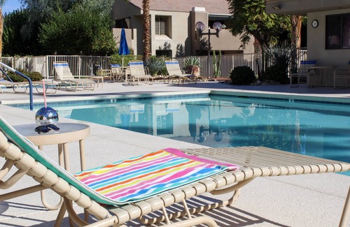 Downtown Palm Springs Condo | Modern & Chic One Bedroom Condo, centrally located