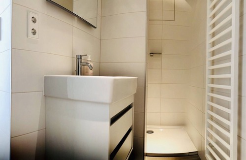 Hollerich Apartment | Modern City Center Flat
