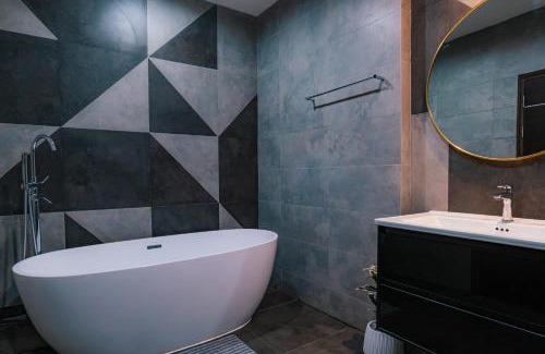 Wattana Villa | MODERN - CITY CENTER, Phrom Phong BTS, Em District, Terminal 21, MAX 14 People