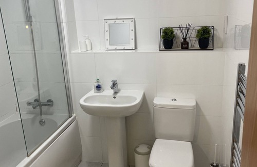 Derby Apartment | Modern city centre two bedroom fully equipped apartment