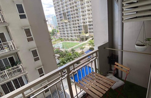 Pasig Condo | Modern City Flat near Business Centers, Restaurants and Malls