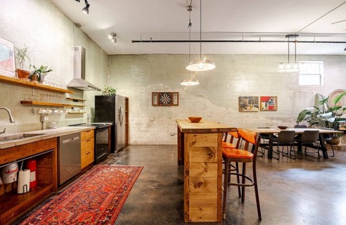 Court House Hill Apartment | Modern City Loft Downtown Lynchburg VA LYH HUGE