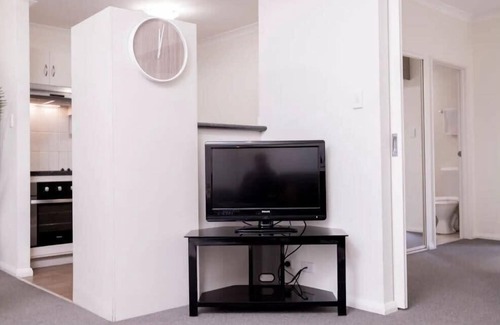 West Perth Apartment | Modern City Stay in Vibrant Northbridge Apartment