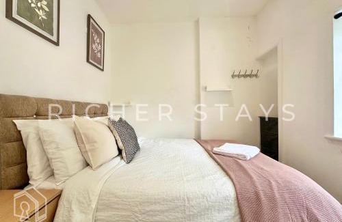 Fryent Apartment | Modern Classic 3-Bedroom Flat