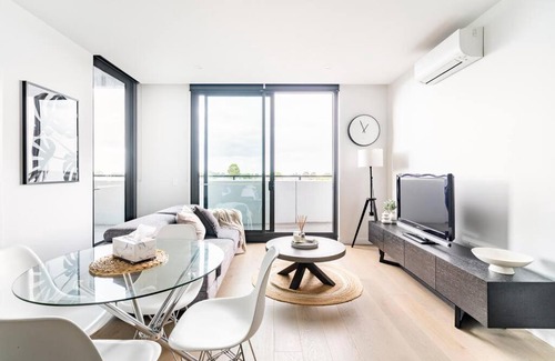 Clayton South Apartment | Modern Clayton apartment close to uni and hosptial