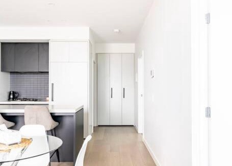 Clayton South Apartment | Modern Clayton apartment close to uni and hosptial