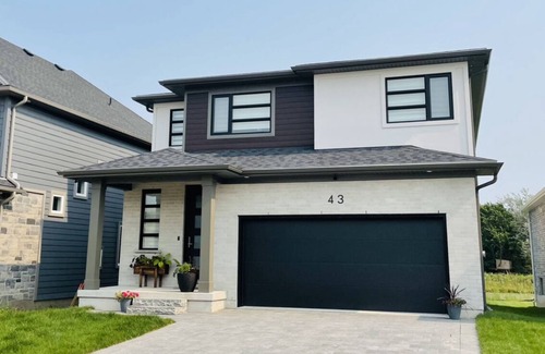 Ilderton Apartment | Modern, Clean and Cozy Brand New Studio Apartment