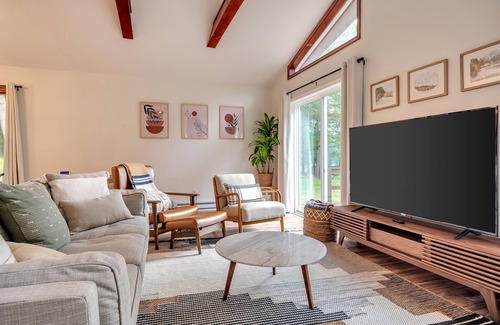 Shohola Ski Chalet | Modern Clean Cabin 5 mins away to Delaware River