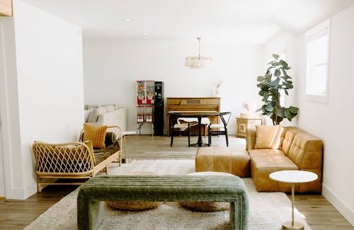 Rochester Hills House | Modern Clean Colonial