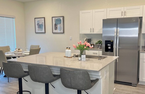 Enterprise House | Modern clean quiet 4 bedroom home near Vegas Strip & Airport