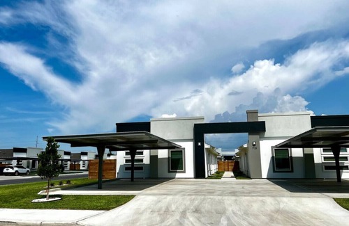 McAllen House | ✨Modern✨Close to mall hospitals 2bed2bath King bed