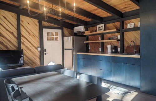 Rising Fawn Cabin | Modern Cloudland Cabin, 1.5 miles of private trails through 10 acres of woodland