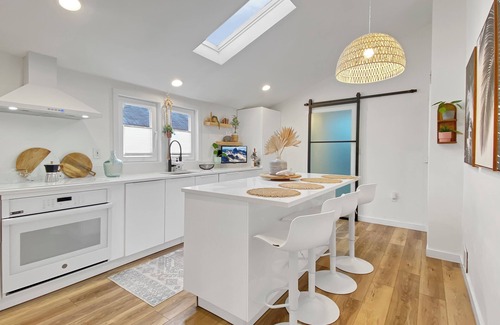 Manasquan House | Modern Coastal Cottage Walk to Town & Shops