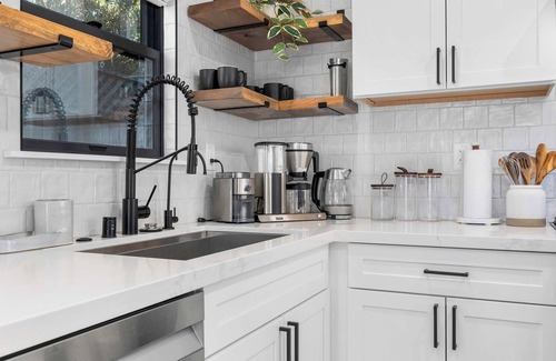 Eastside Santa Cruz House | Modern Coastal Escape - walking distance to beach!