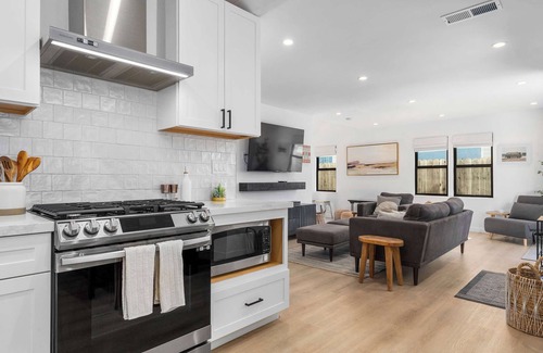 Eastside Santa Cruz House | Modern Coastal Escape - walking distance to beach!
