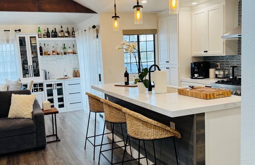 Downtown Monterey House | Modern coastal home in beautiful Monterey with peek of the ocean and hot tub