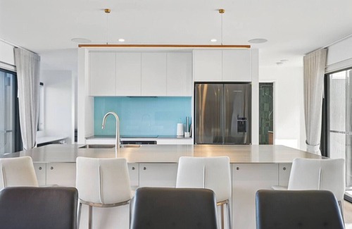Connellys Marsh House | Modern Coastal Retreat + Hot Tub