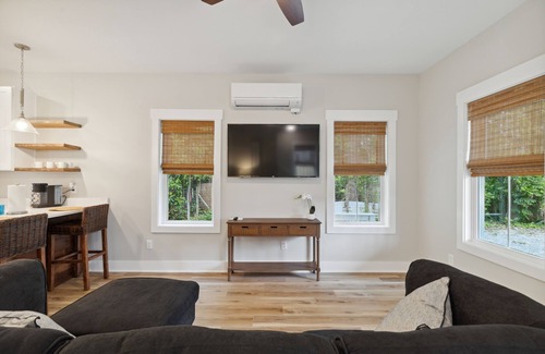 Wilmington House | Modern Coastal Retreat - New Construction 9 Minutes to Wrightsville Beach!
