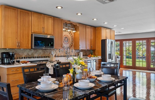 Bay Crest Park House | Modern Coastal Retreat w/Waterfront Canal Views