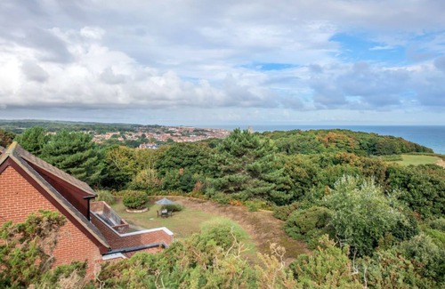 Cromer Apartment | Modern Coastal Studio | Seaside Resort | Sleeps 2
