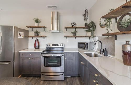 Lehighton House | Modern Coed Dorm 10 mins from Jim Thorpe