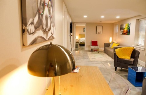 Algiers Point Bed & Breakfast | Modern Colorful and Perfectly Located in Algiers PT