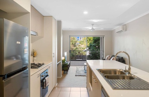 Coopers Plains Apartment | Modern Comfort 2BR | Close to Everything!