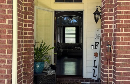 South Arlington House | Modern Comfort 3-bedroom Home Near the Cowboys Stadium and Attractions